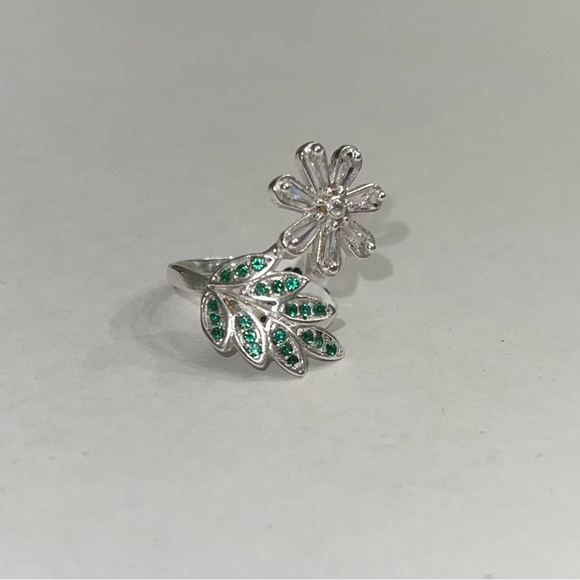 Unique .925 Sterling #6.5 but also adjustable.hand crafted imported from Mexico - Picture 3 of 3